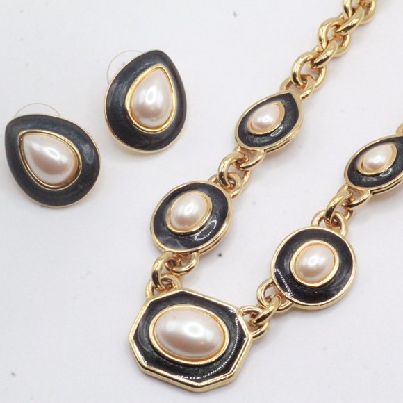 Monet Signed Designer Faux Pearl Enamel Link Necklace Earrings Set - Picture 6 of 8